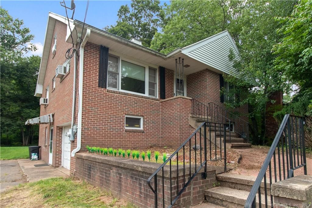 Property Photo:  1994 Hartford Turnpike  CT 06473 
