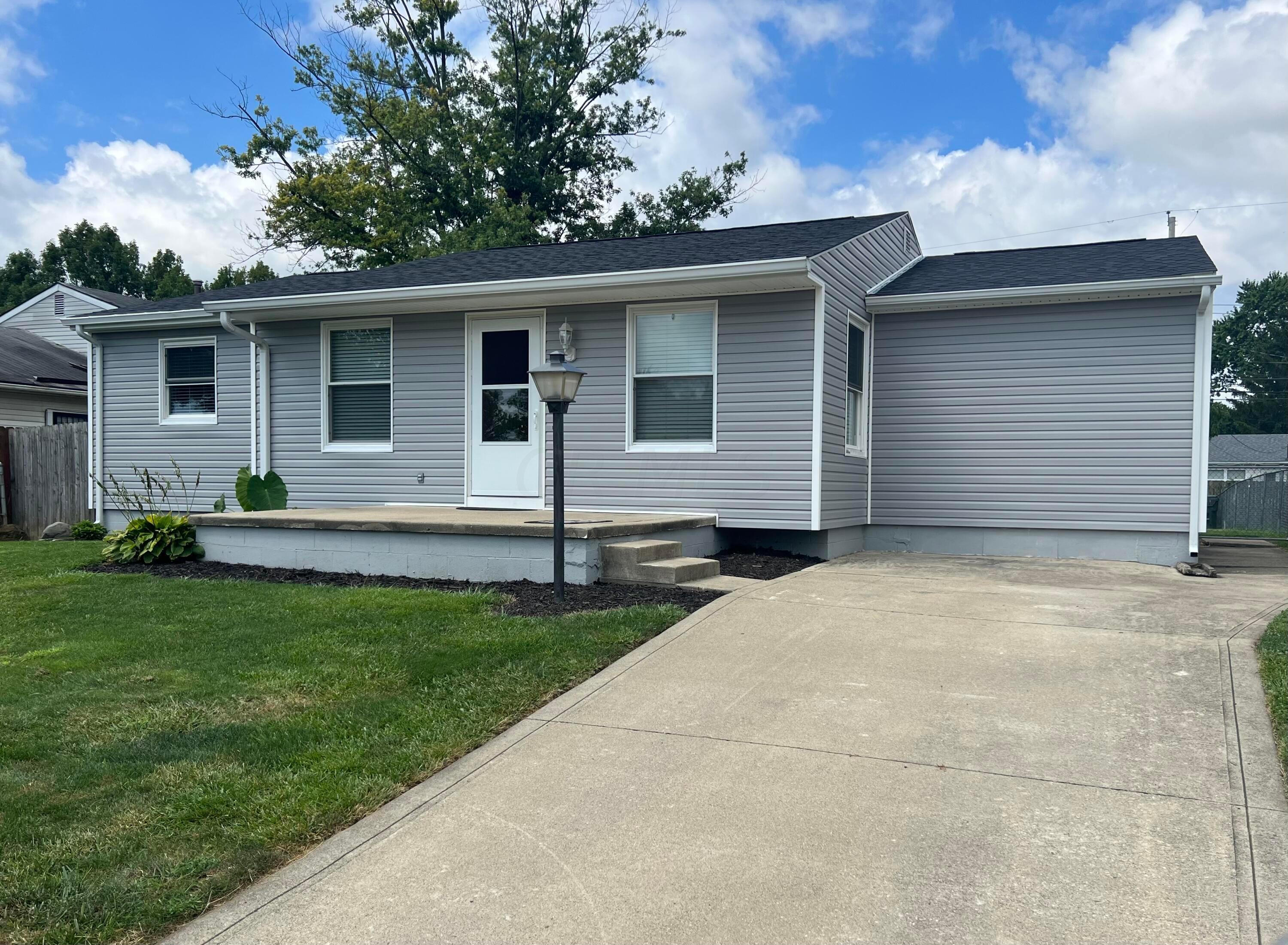 Property Photo: 3763 Amwell W Road OH 43207