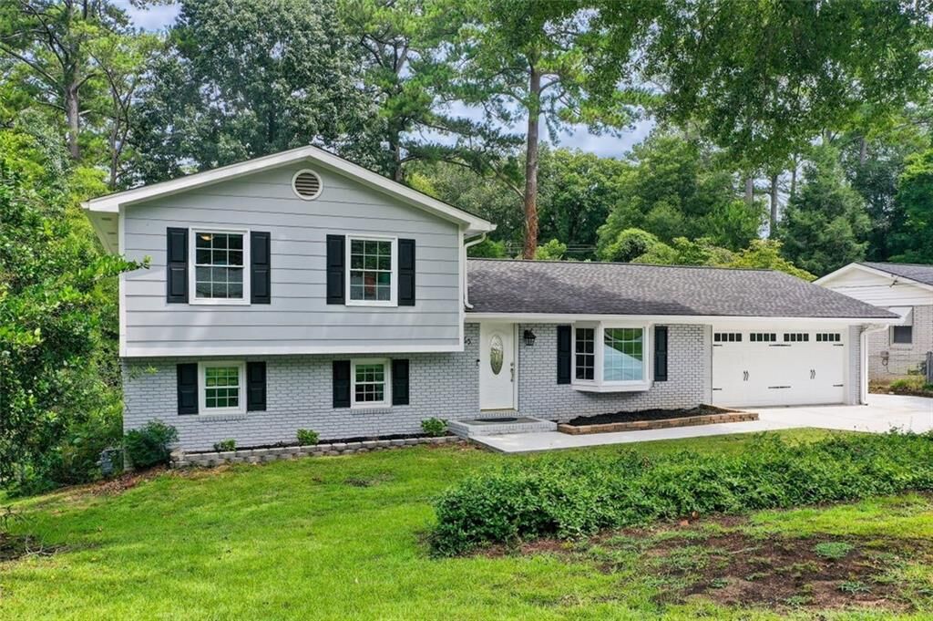 Property Photo:  65 Huntwood Drive SE  GA 30082 