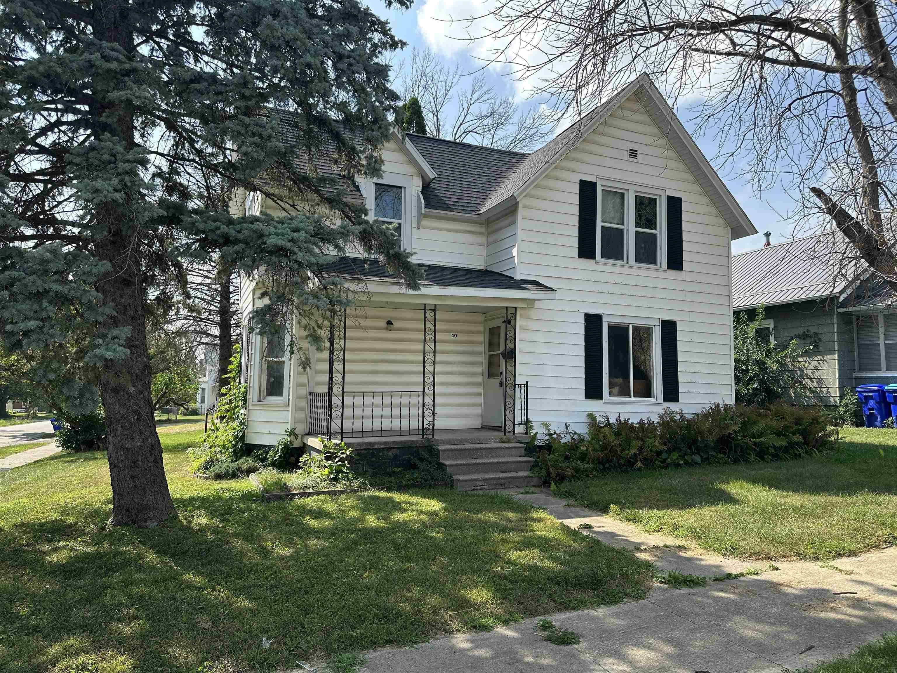Property Photo: 40 5th Ave SE IA 50662