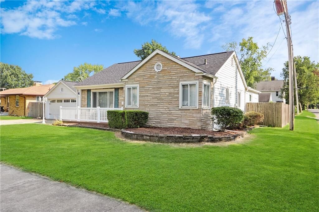 Property Photo:  3345 Richmond Avenue   61938 