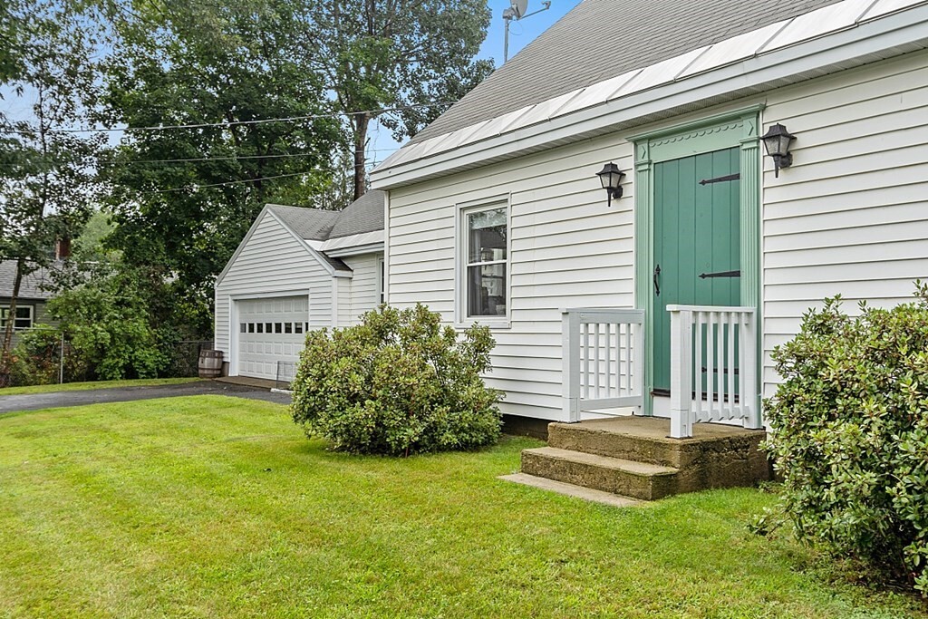Property Photo: 468 Main Street MA 01474
