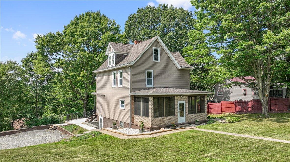 Property Photo:  1111 Patriot Lane  PA 15623 