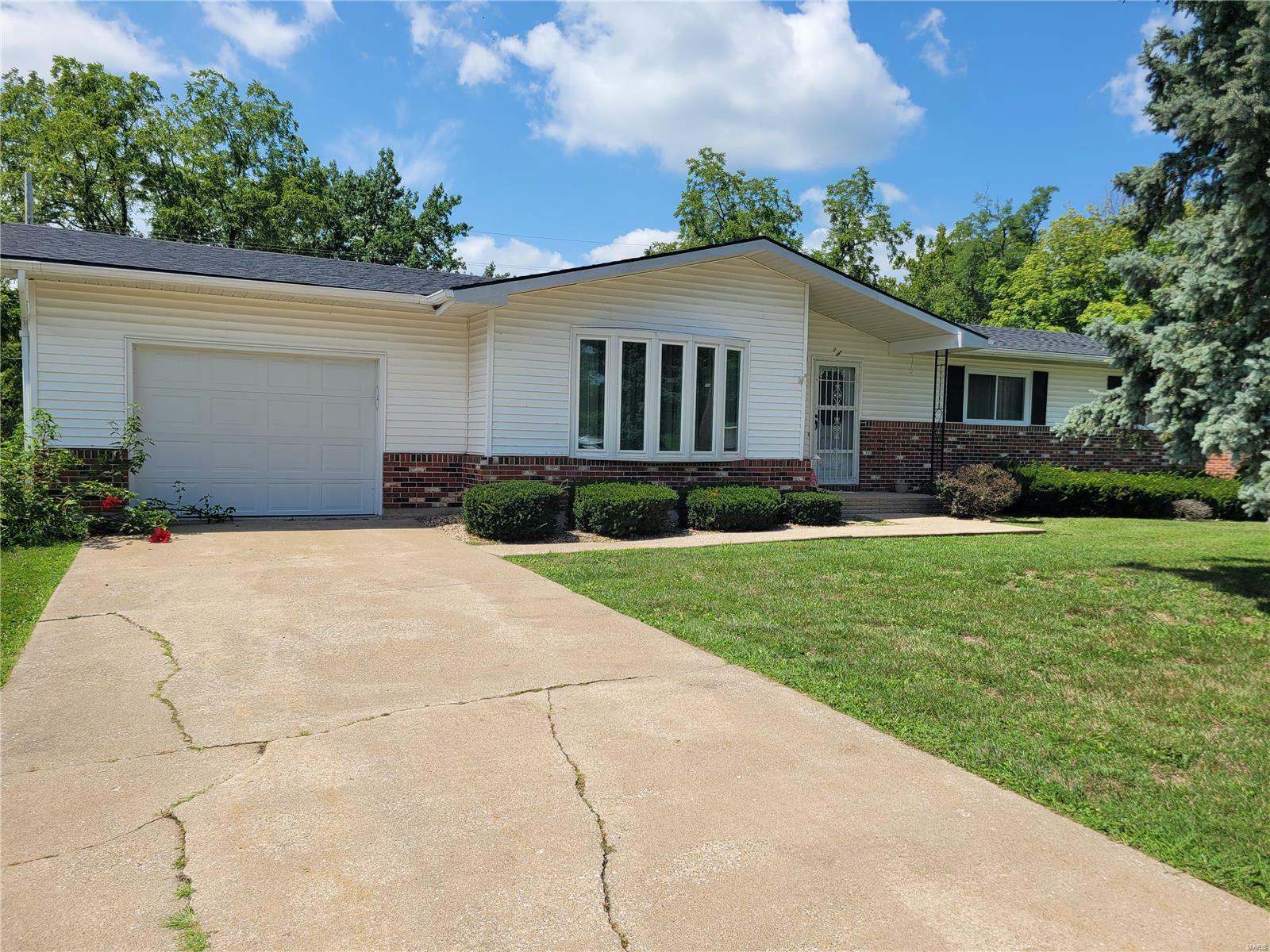 Property Photo: 4 Hamlin Heights Drive MO 63401