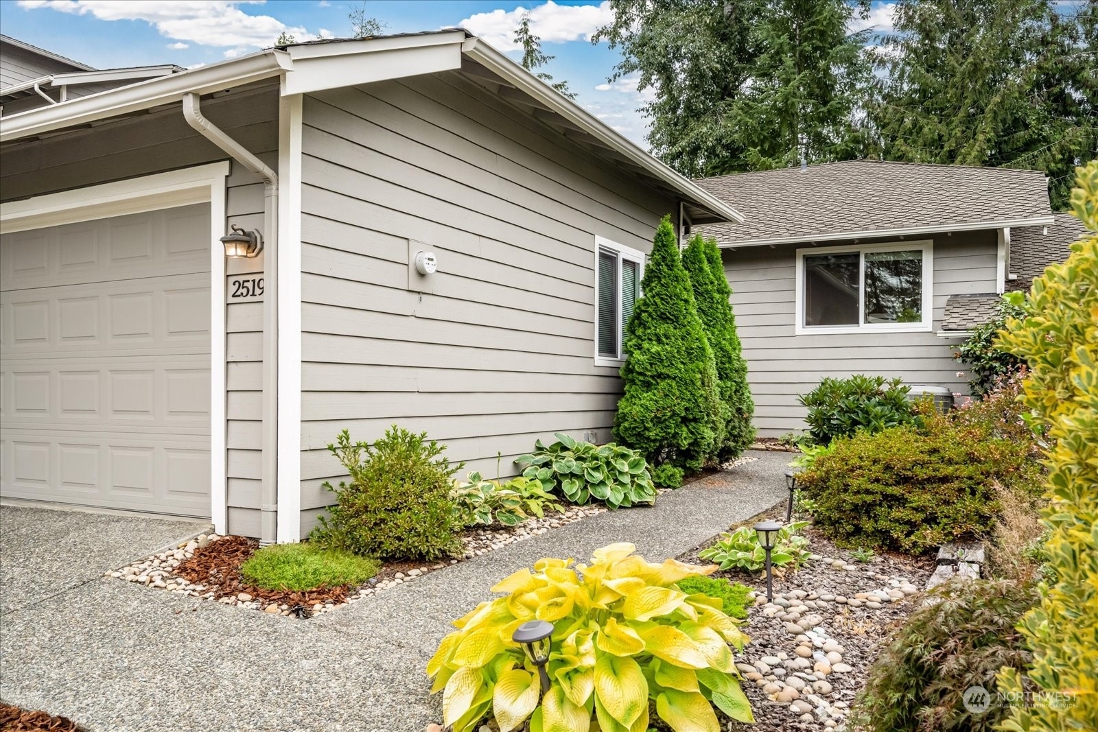 Property Photo:  2519 174th Avenue NE  WA 98052 