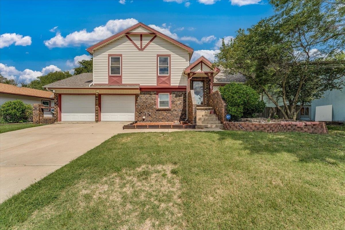 Property Photo:  2106 S Lori Ln  KS 67207 