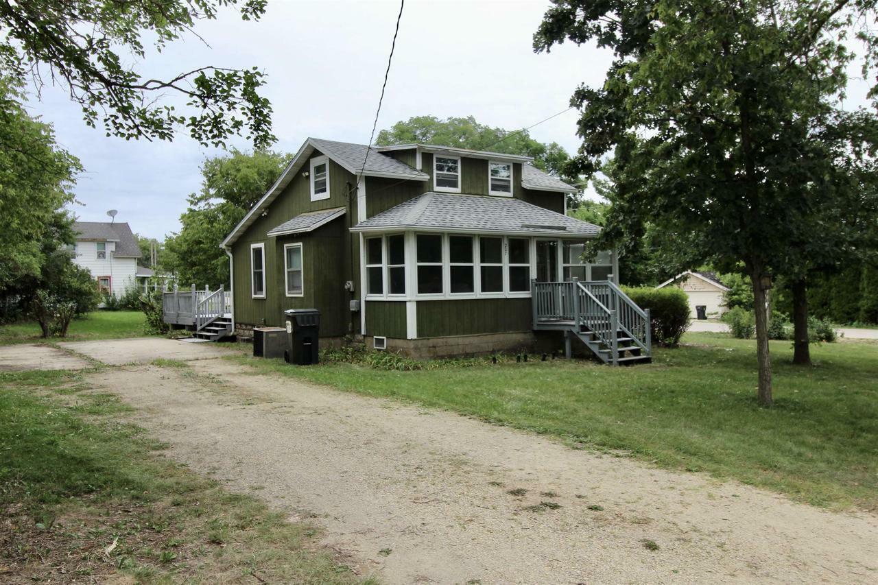 Property Photo:  207 West Cherry Street  WI 53511 