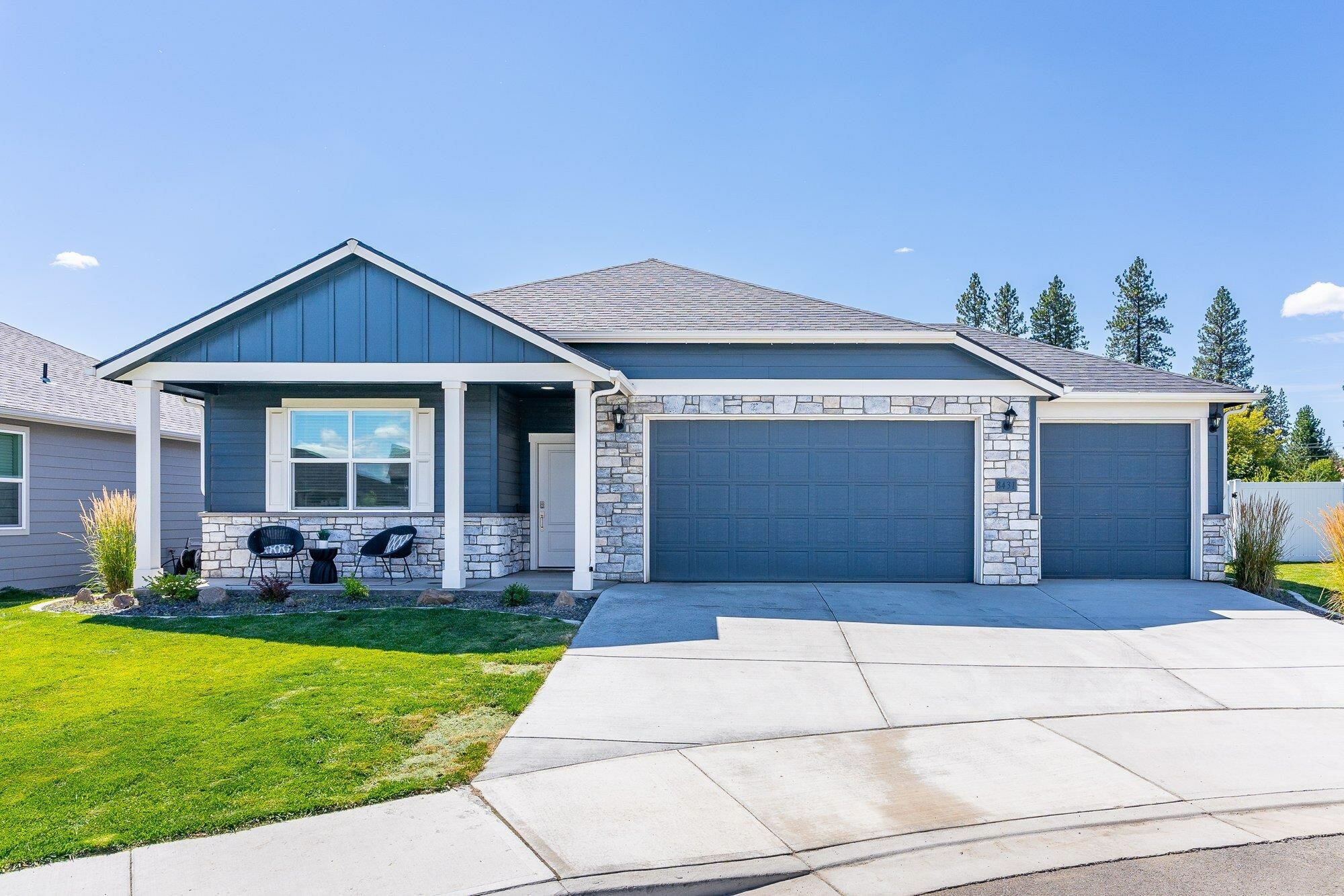 Property Photo: 8431 W Sugar Ct WA 99004
