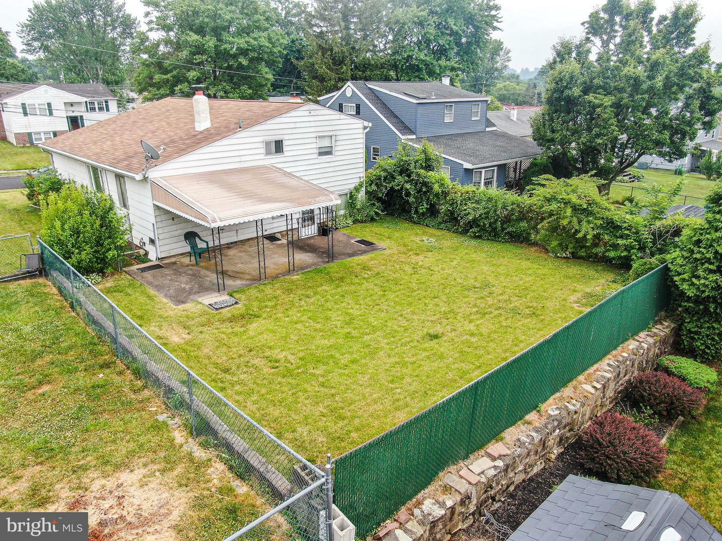 Property Photo:  1528 Saint James Place  PA 19001 