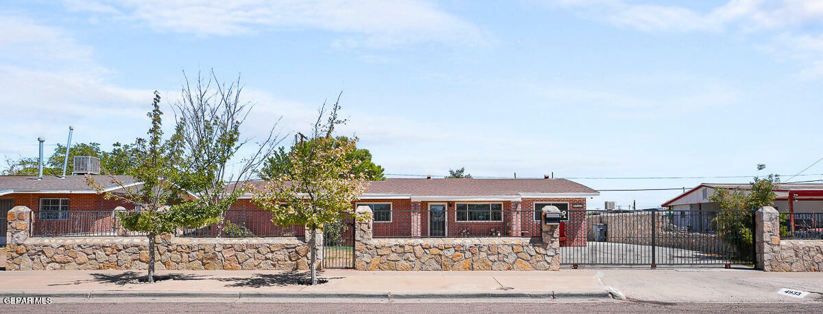 4933 Pikes Peak Drive  El Paso TX 79904 photo