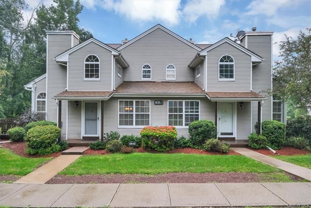 Property Photo:  1100 Washington Green  NY 12553 