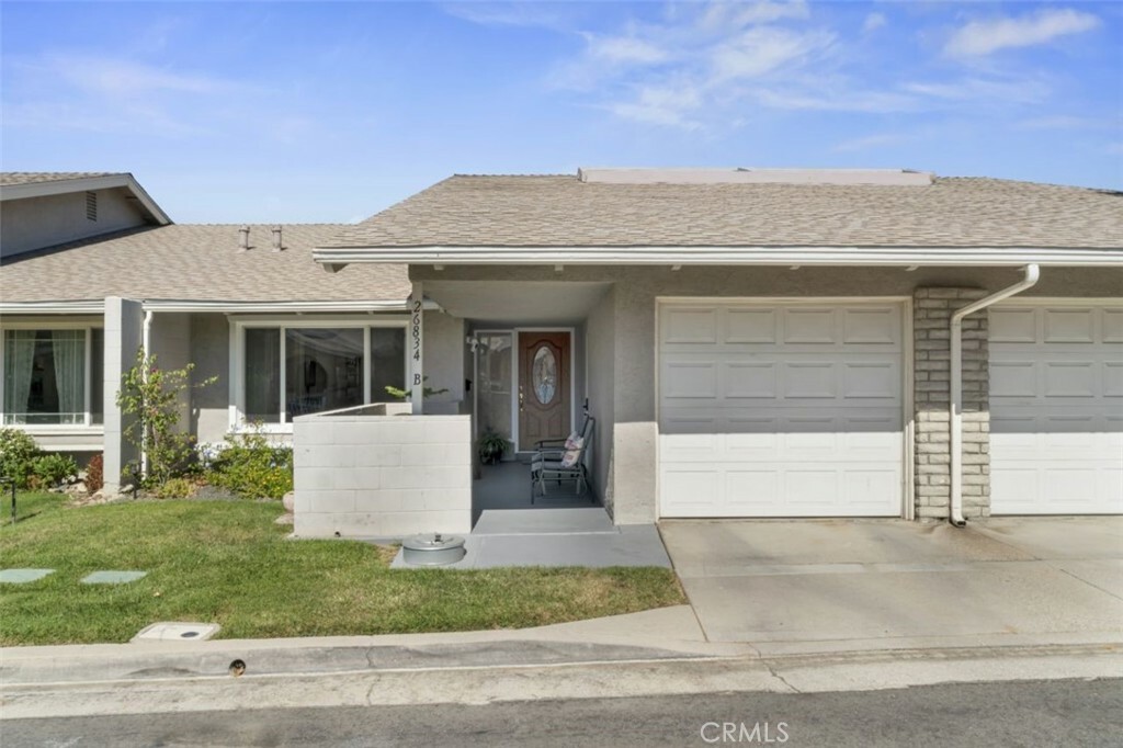 Property Photo:  26834 Avenue Of The Oaks B  CA 91321 