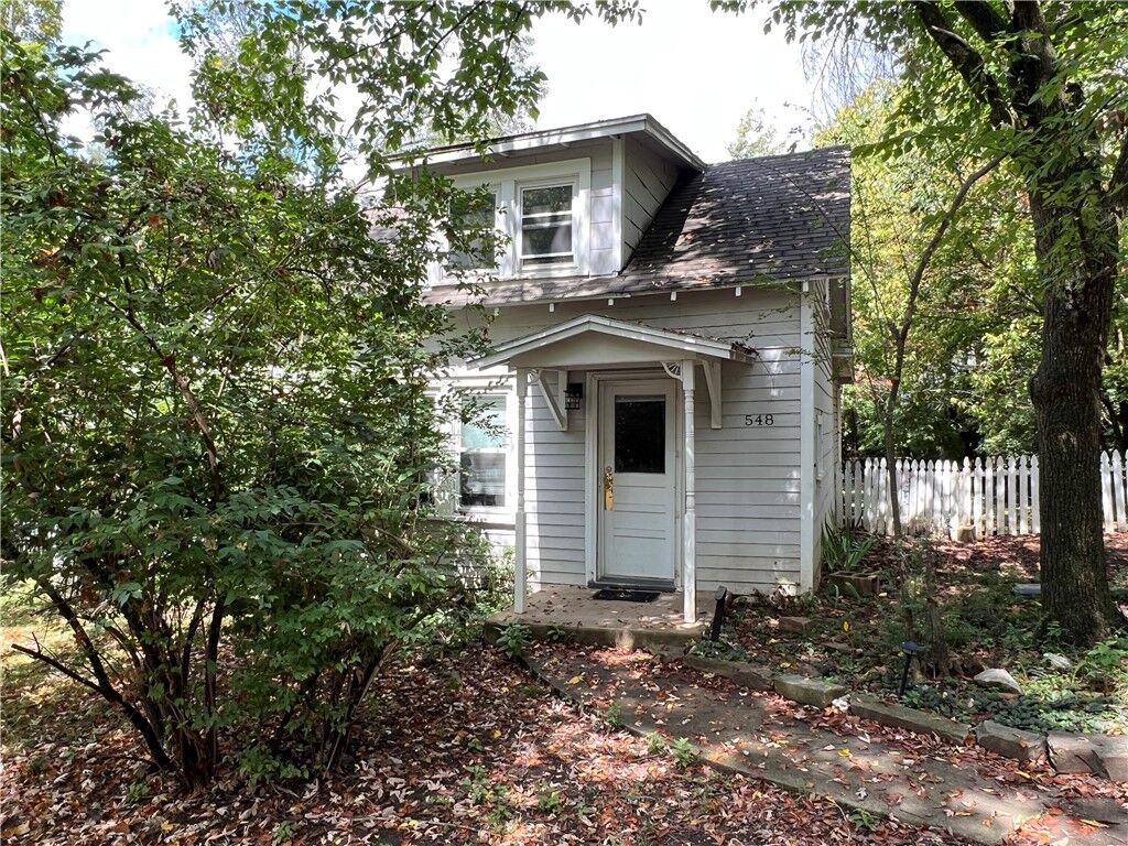 Property Photo:  548 E Rebecca Street  AR 72701 