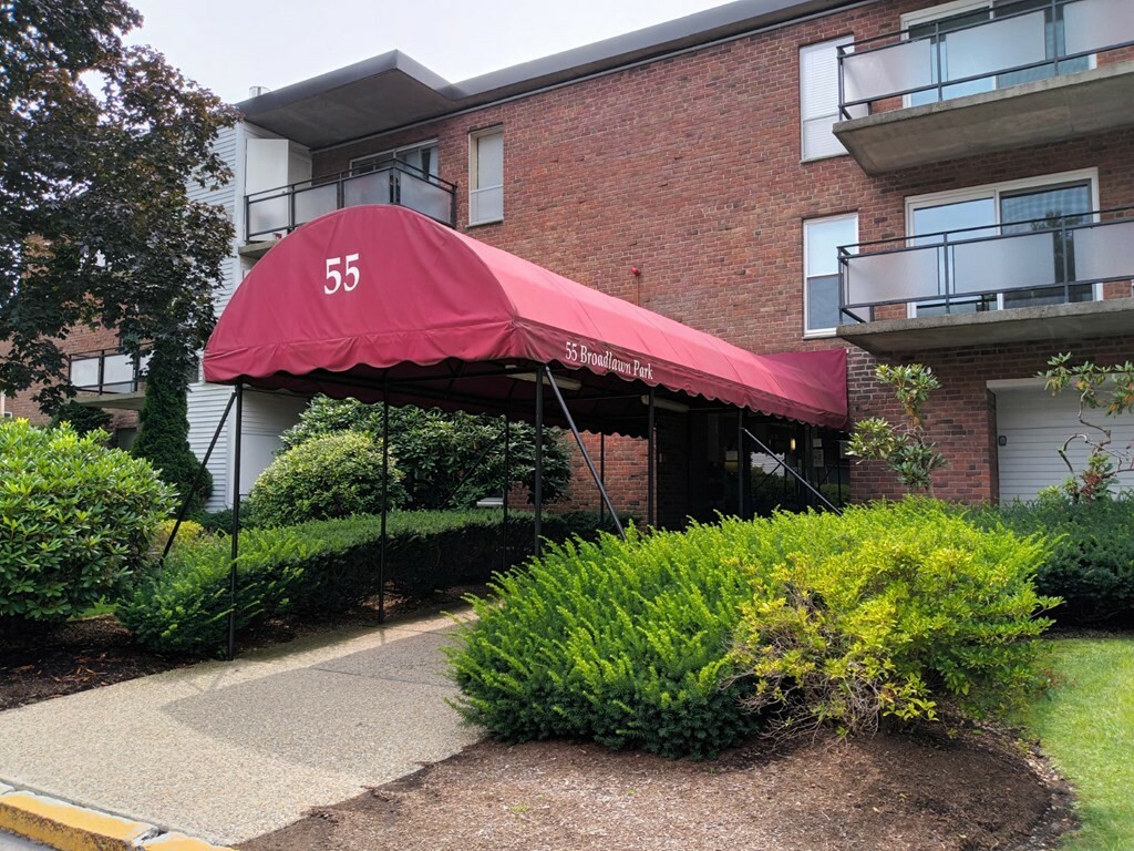 Property Photo: 55 Broadlawn Park 11A MA 02467