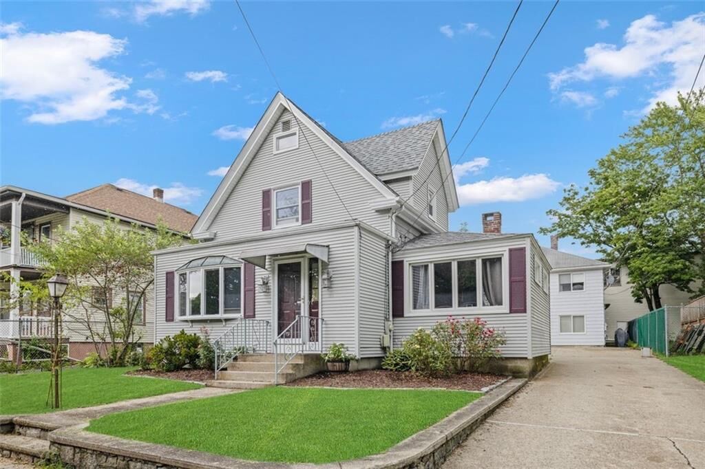 Property Photo:  125 - 125 1/ West St  RI 02893 