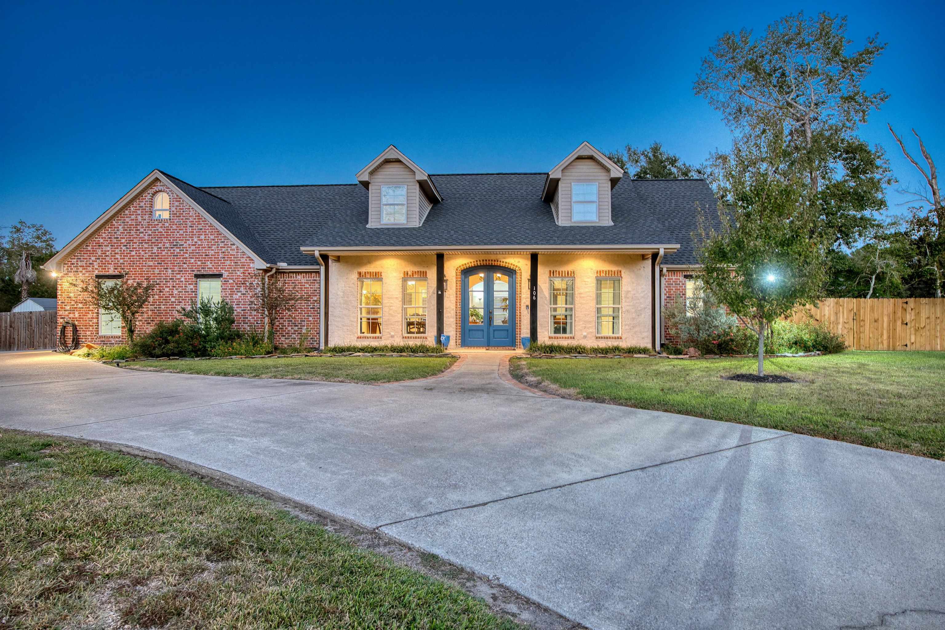 Property Photo:  106 Emery Lane  TX 77657 