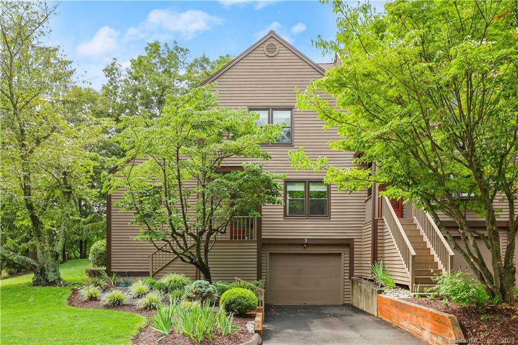Property Photo: 3 Overlook Drive 3 CT 06468