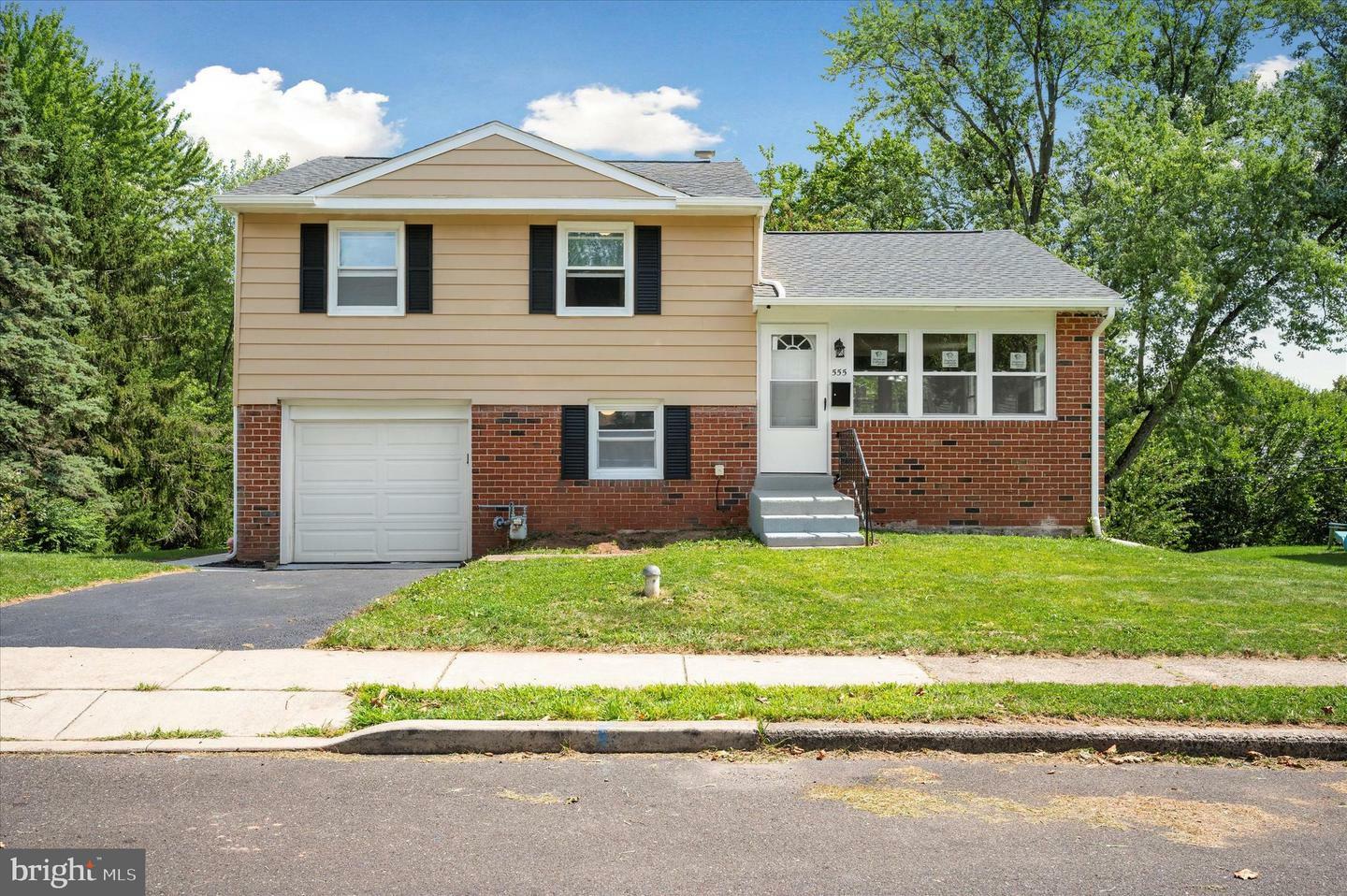 Property Photo:  555 Edgemont Avenue  PA 19446 