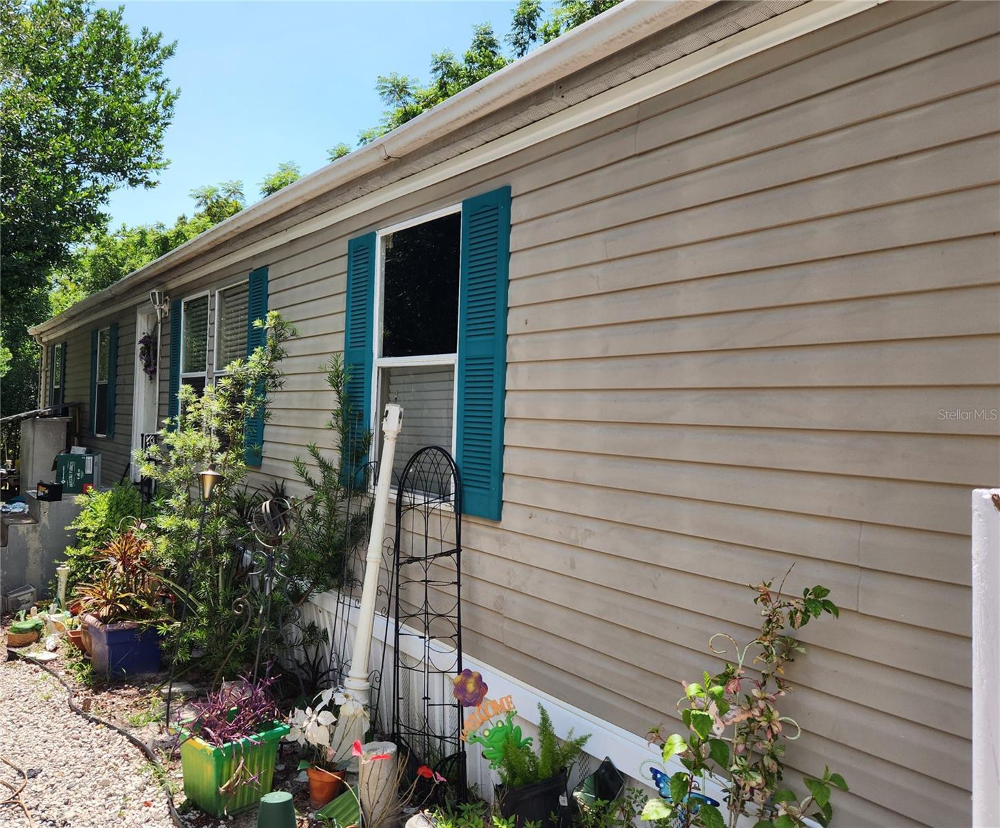 Property Photo:  