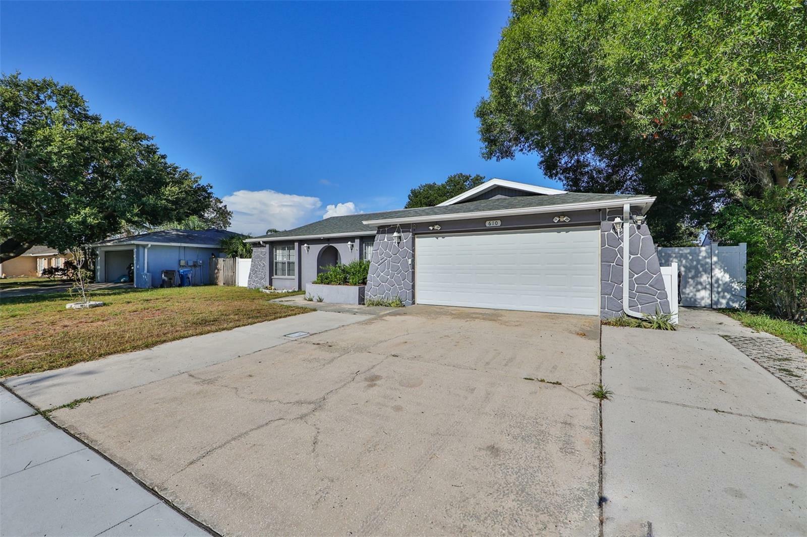 Property Photo:  610 Limetree Drive  FL 34677 