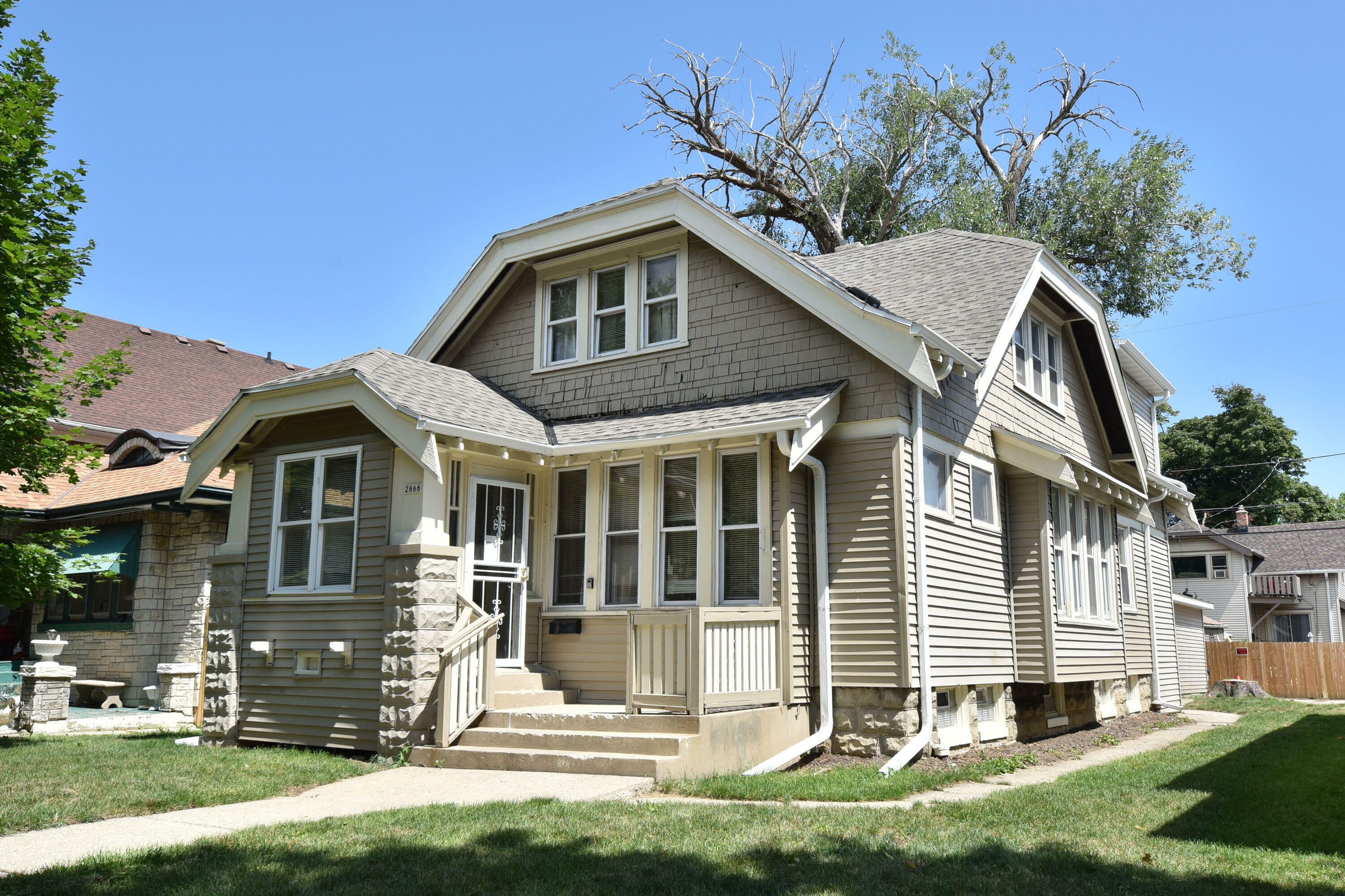 Property Photo:  2866 N 40th St  WI 53210 