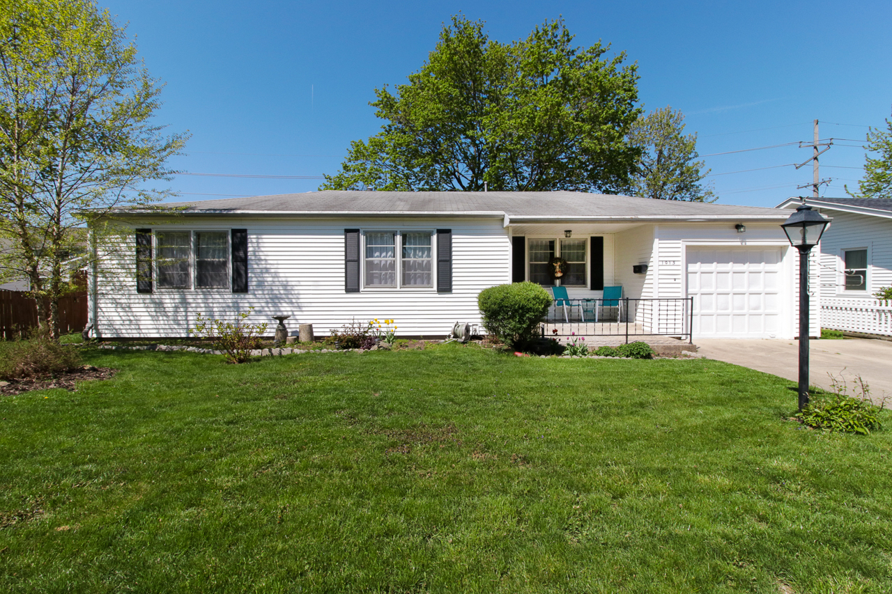 Property Photo:  1013 McGregor Street  IL 61701 