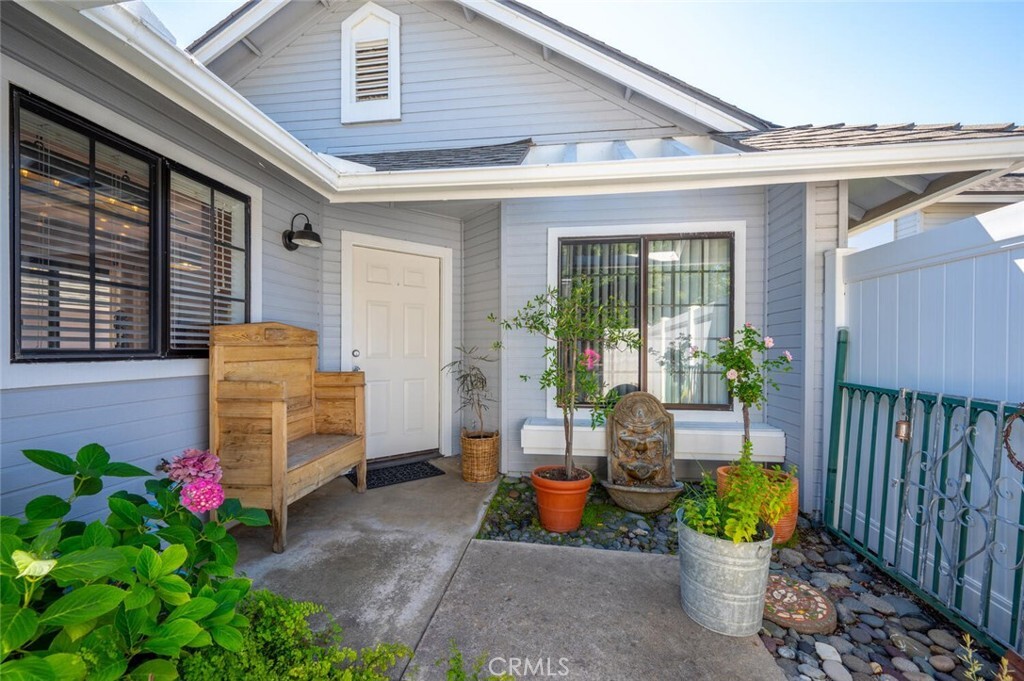 Property Photo: 842 Alyssum Court 15 CA 93401