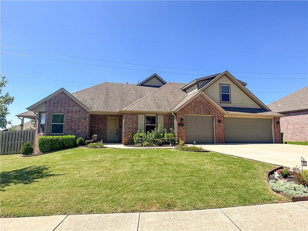 Property Photo:  520 Sorrento Drive  AR 72719 