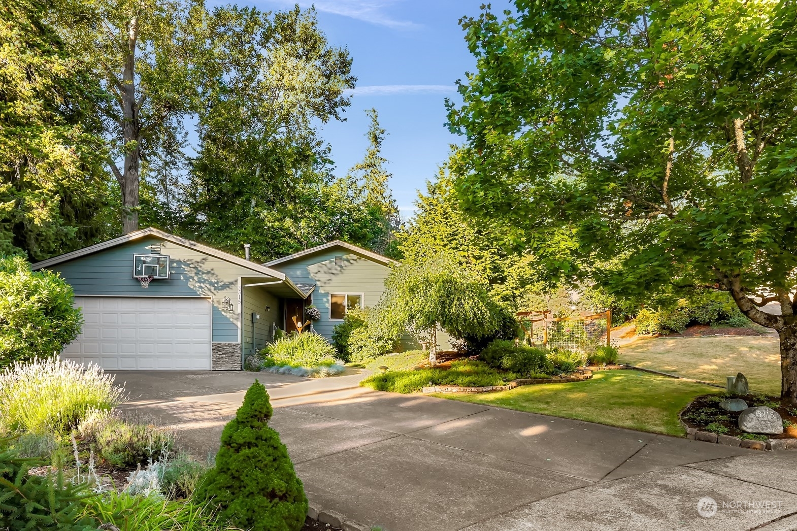 Property Photo:  3315 Oregon Place  WA 98226 