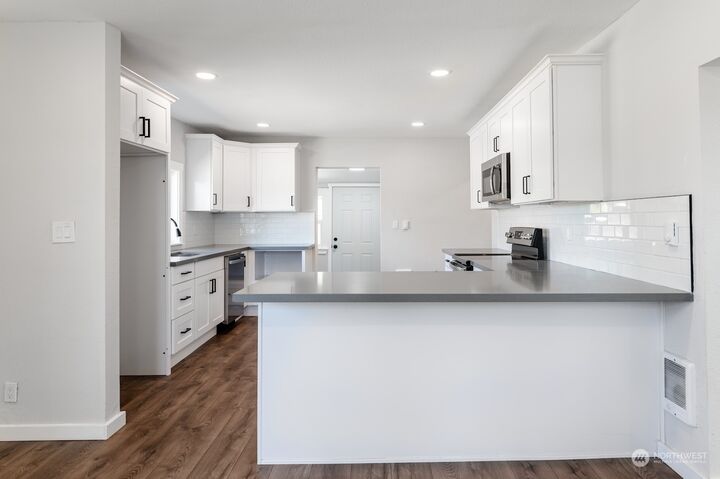 Property Photo: 6001 S Oakes Street WA 98409