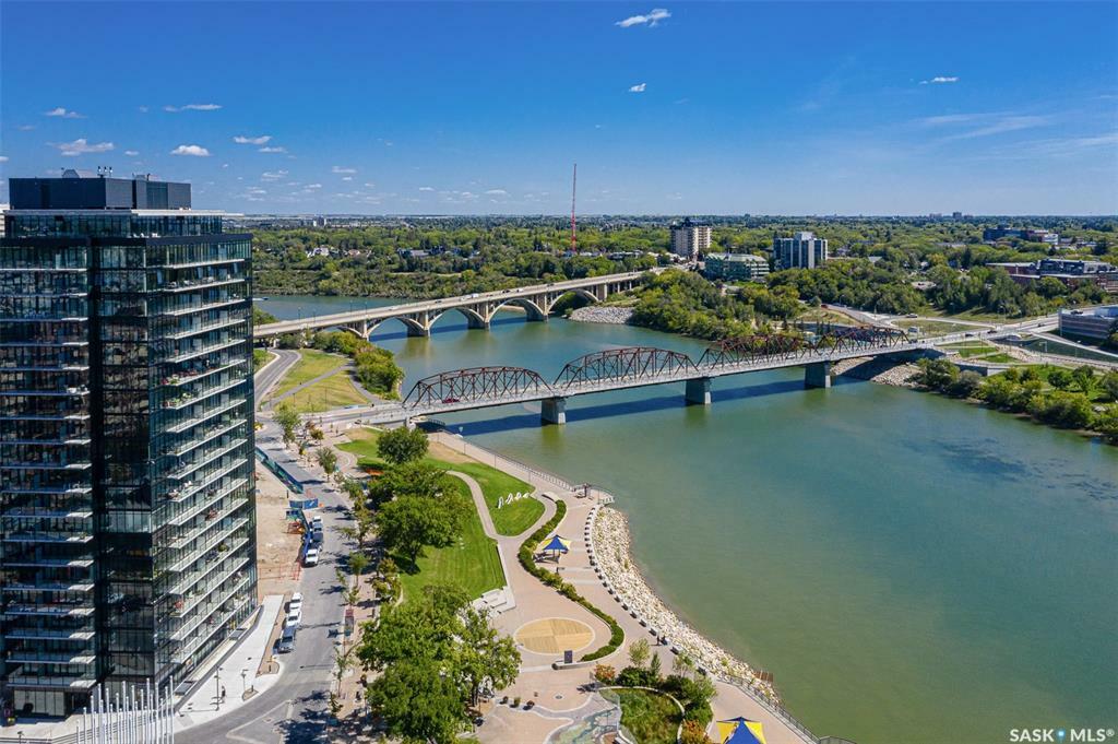 Property Photo: 490 2nd Avenue S 1404 SK S7K4H5