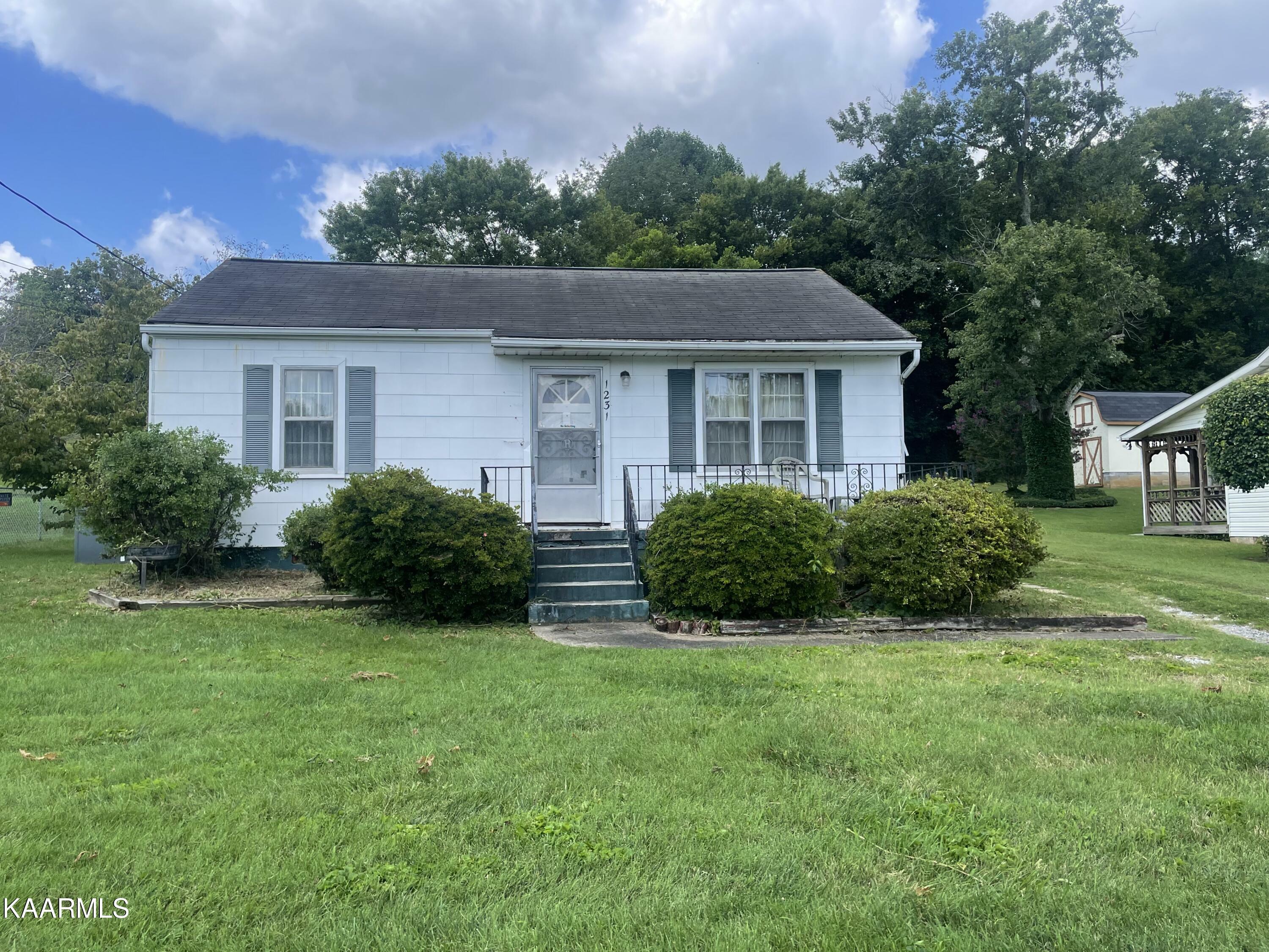 Property Photo:  1231 E Moody Ave  TN 37920 