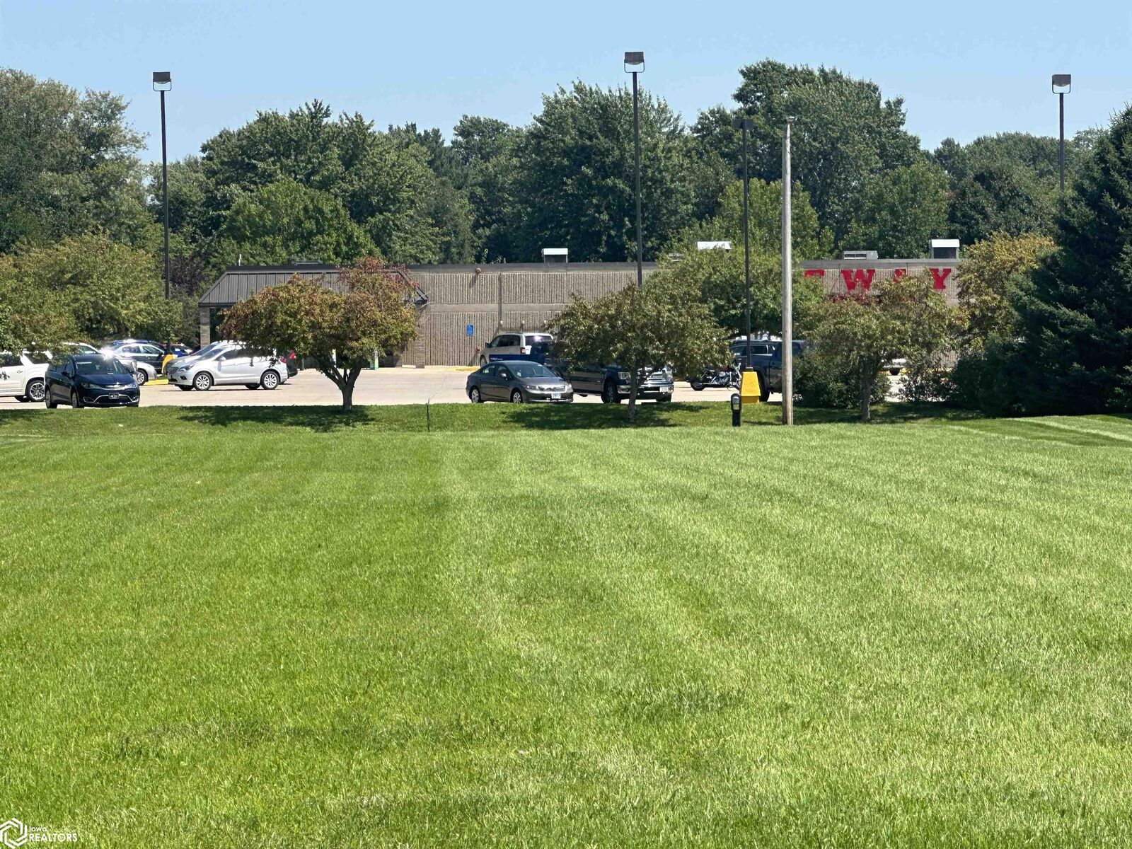 Property Photo:  913 Lawrence Drive  IA 52601 