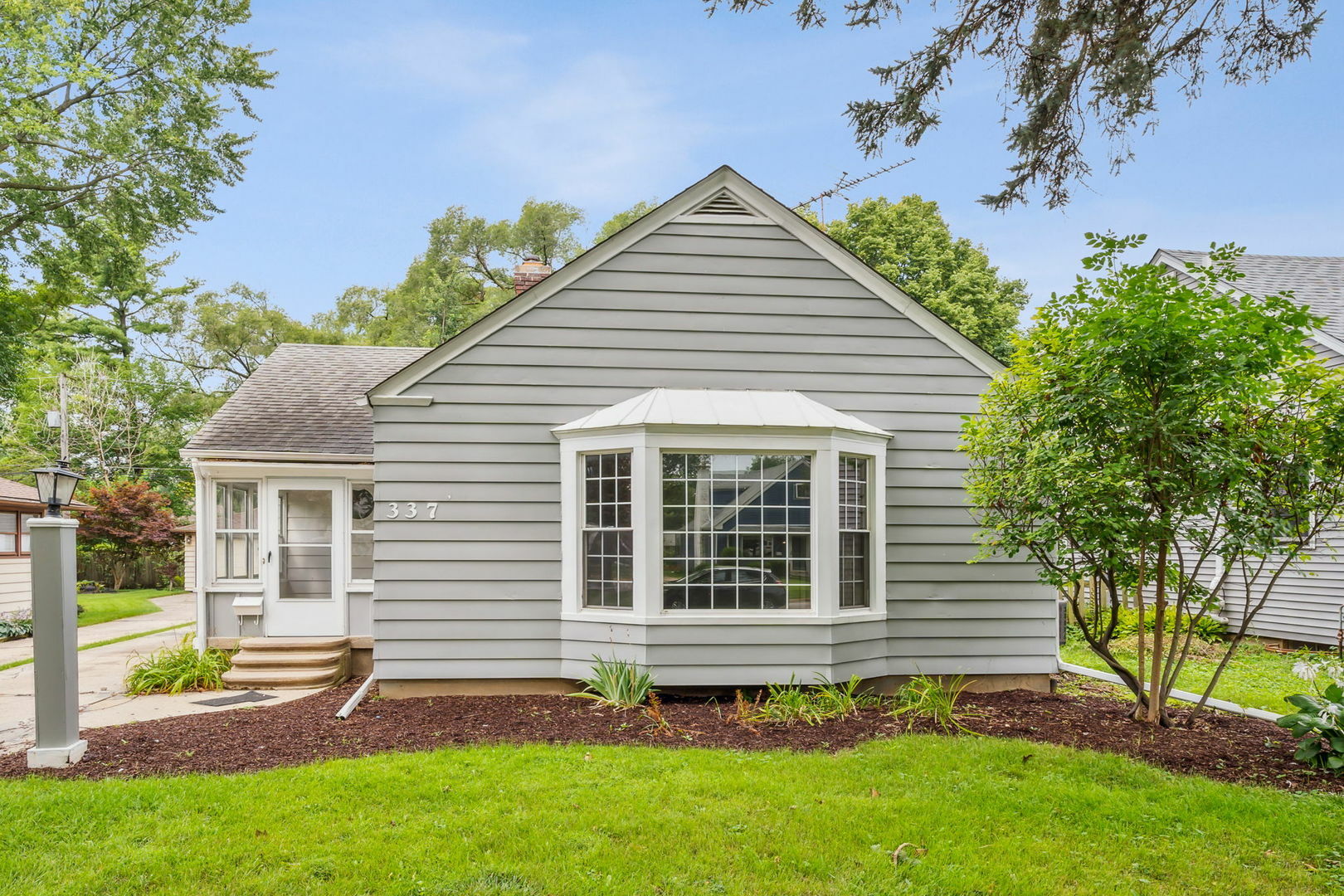 Property Photo:  337 Ingleside Avenue  IL 60506 