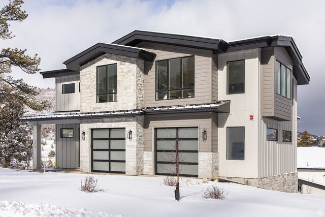 Property Photo: 4060 W Crest Ct UT 84098