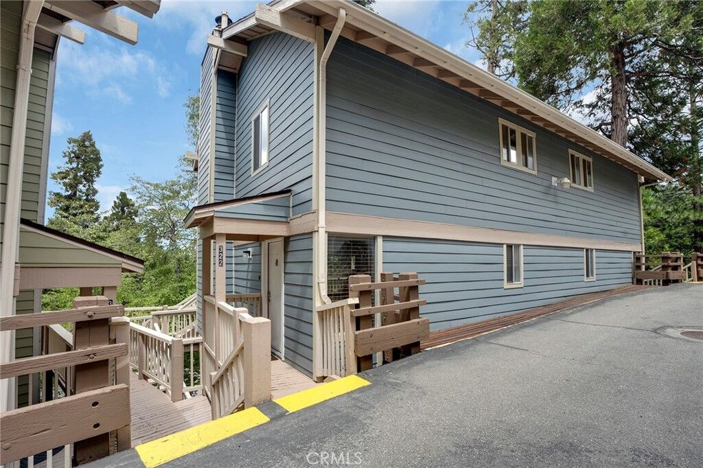Property Photo: 322 Canyon Crest Lane CA 92352