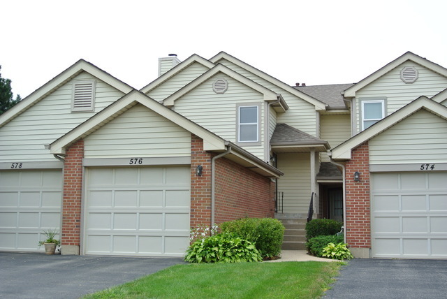 Property Photo:  576 E Windgate Court  IL 60005 