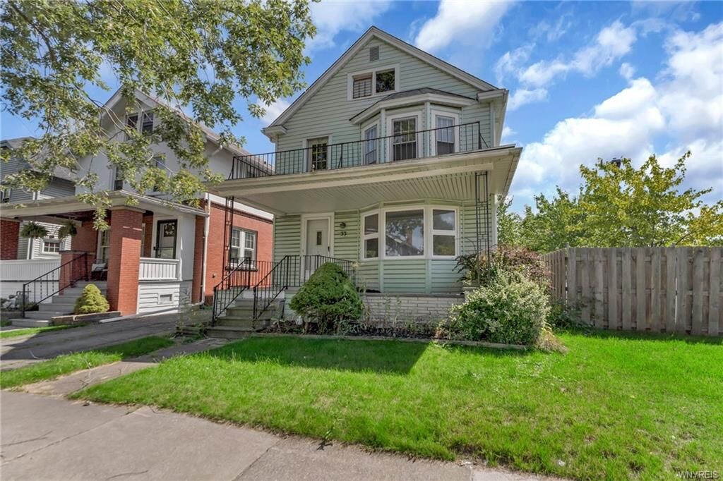 Property Photo:  33 E Hazeltine Avenue  NY 14217 