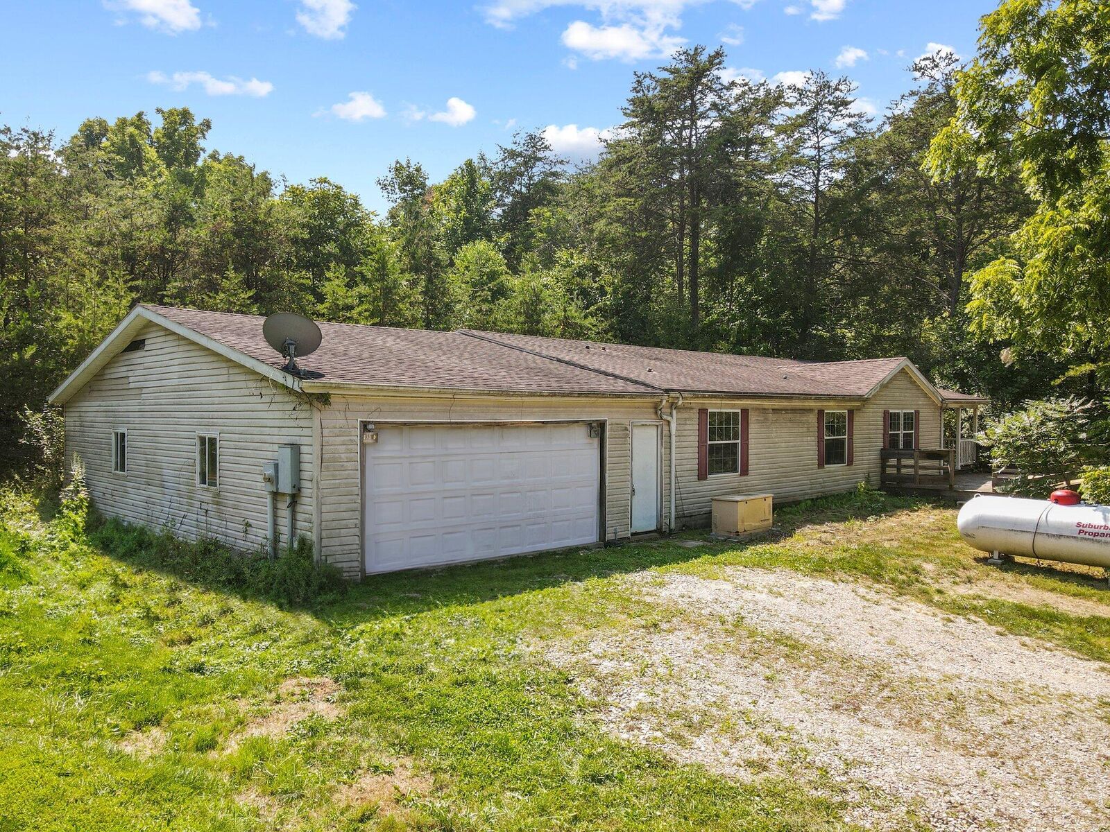 Property Photo: 18285 Goat Run Honey Fork Road OH 43138
