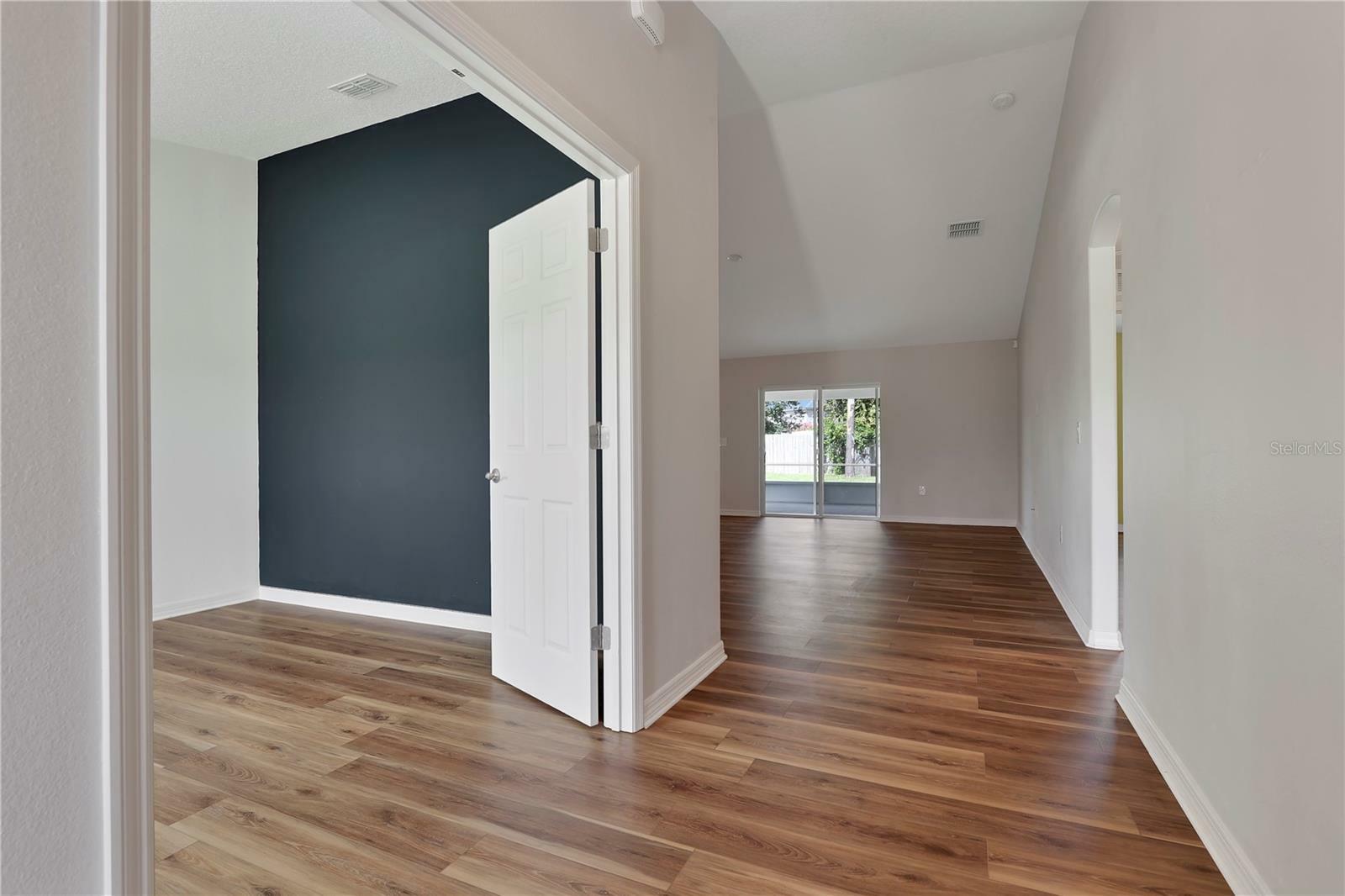 Property Photo: 3650 Monument Dr FL 32738