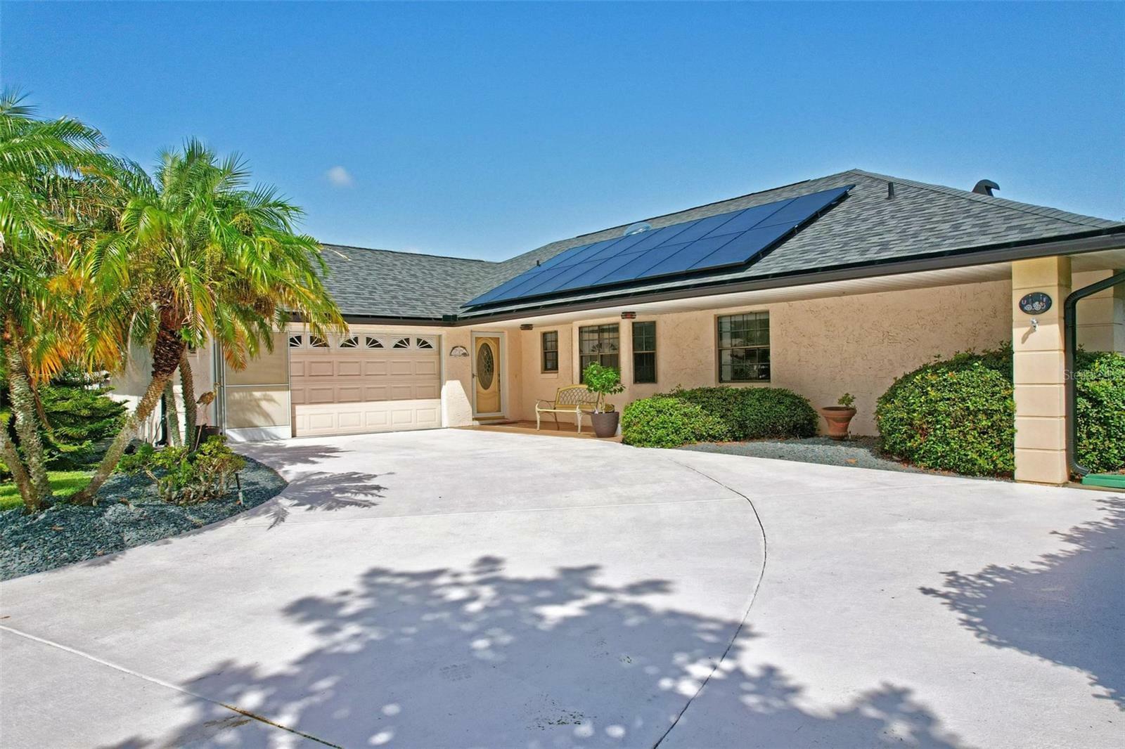 Property Photo:  6 Collinson Court  FL 32137 