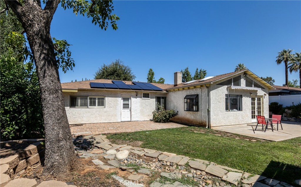 Property Photo:  1210 Cambon Court  CA 92374 