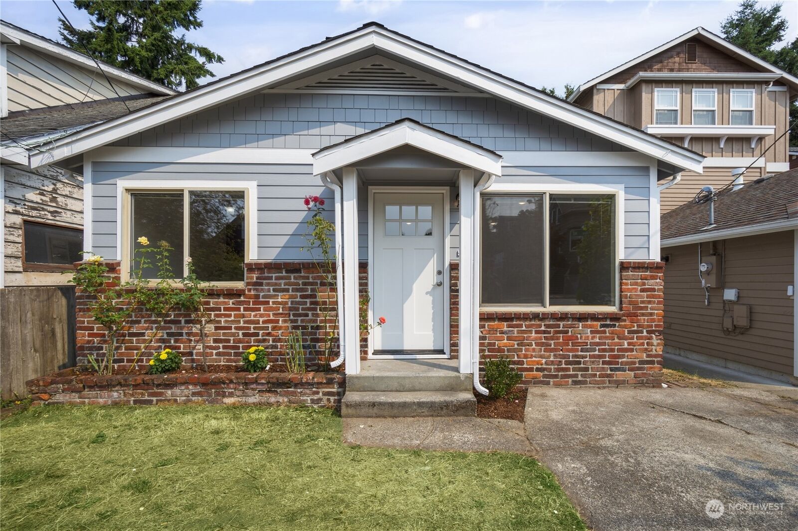 Property Photo:  6324 Latona Avenue NE  WA 98115 