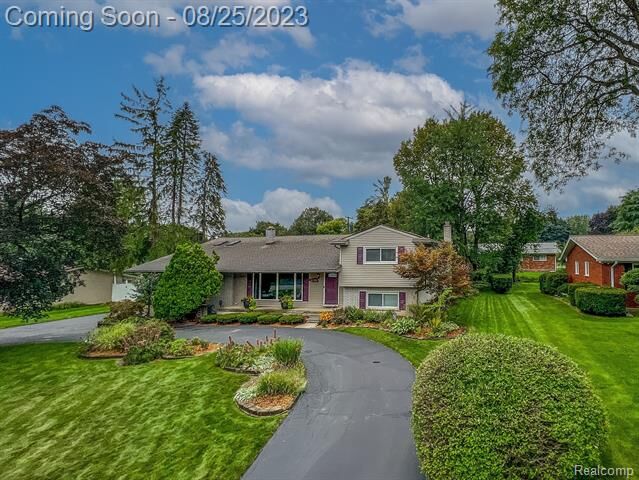 Property Photo: 6820 White Pine Drive MI 48301