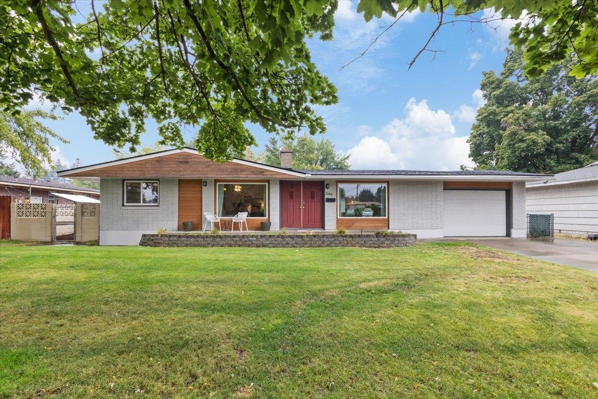 Property Photo: 3106 W Bismark Ave WA 99205