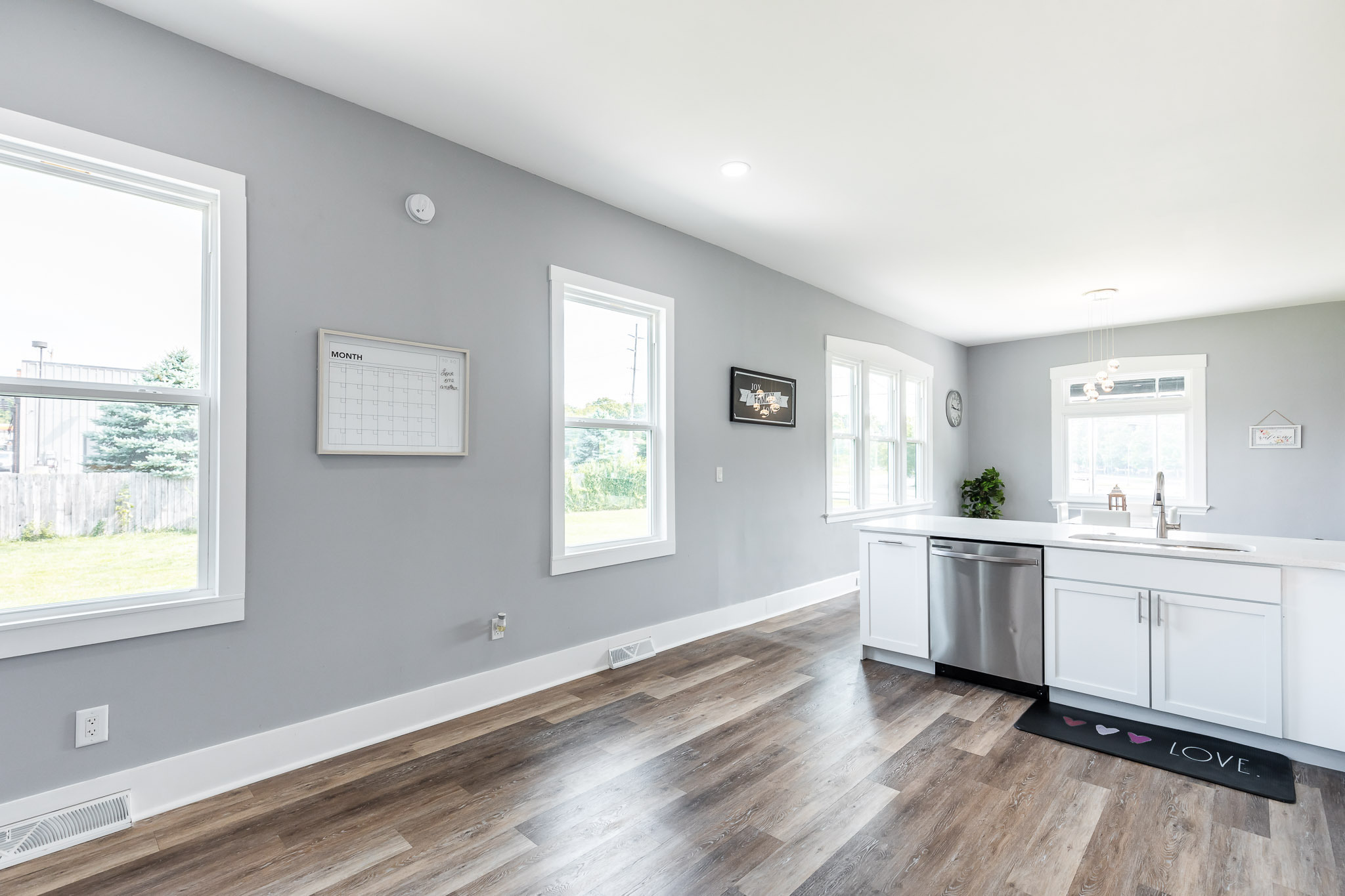 Property Photo: 10351 Kenwood Rd OH 45242