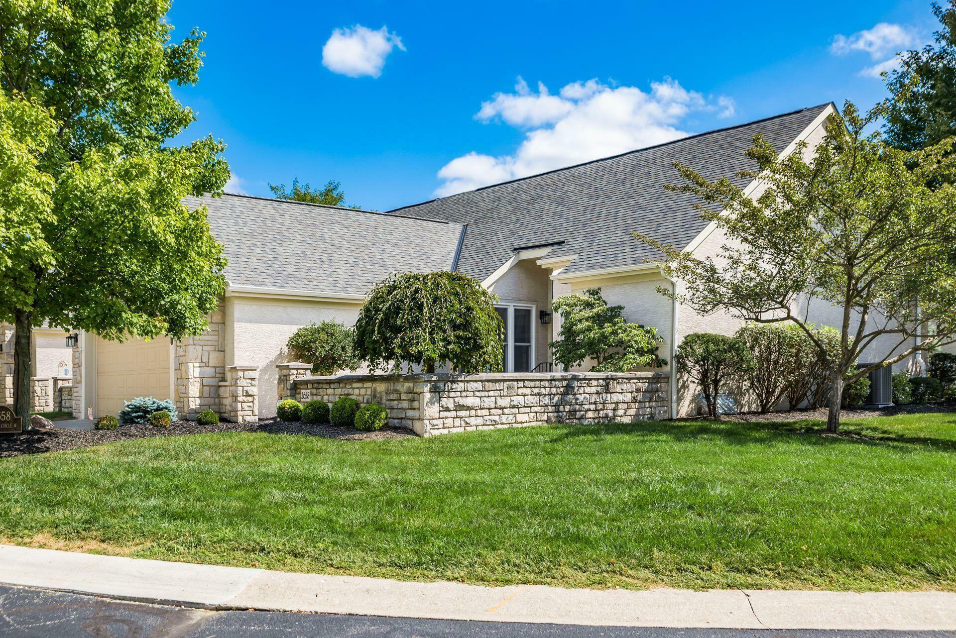 Property Photo:  2658 Vililly W Circle  OH 43123 