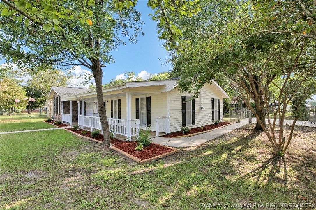 Property Photo: 305 S Powers Street NC 28384
