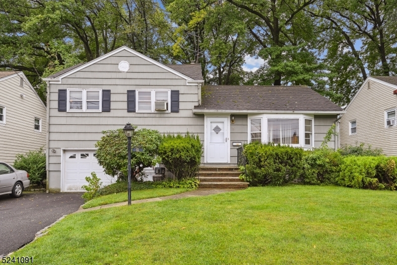 Property Photo:  3 Chester Lang Pl  NJ 07016 