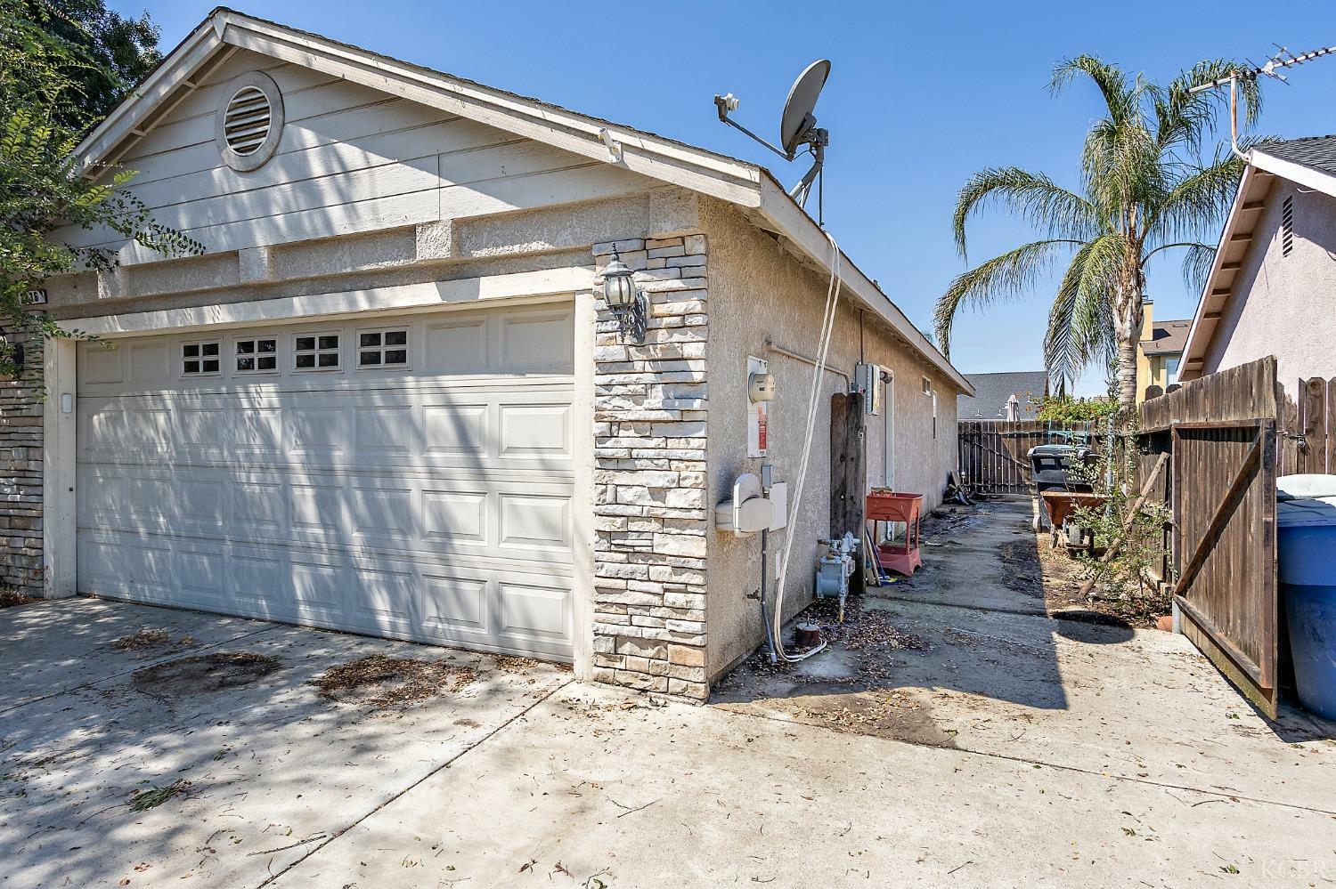 Property Photo: 3036 Pine Street CA 93230